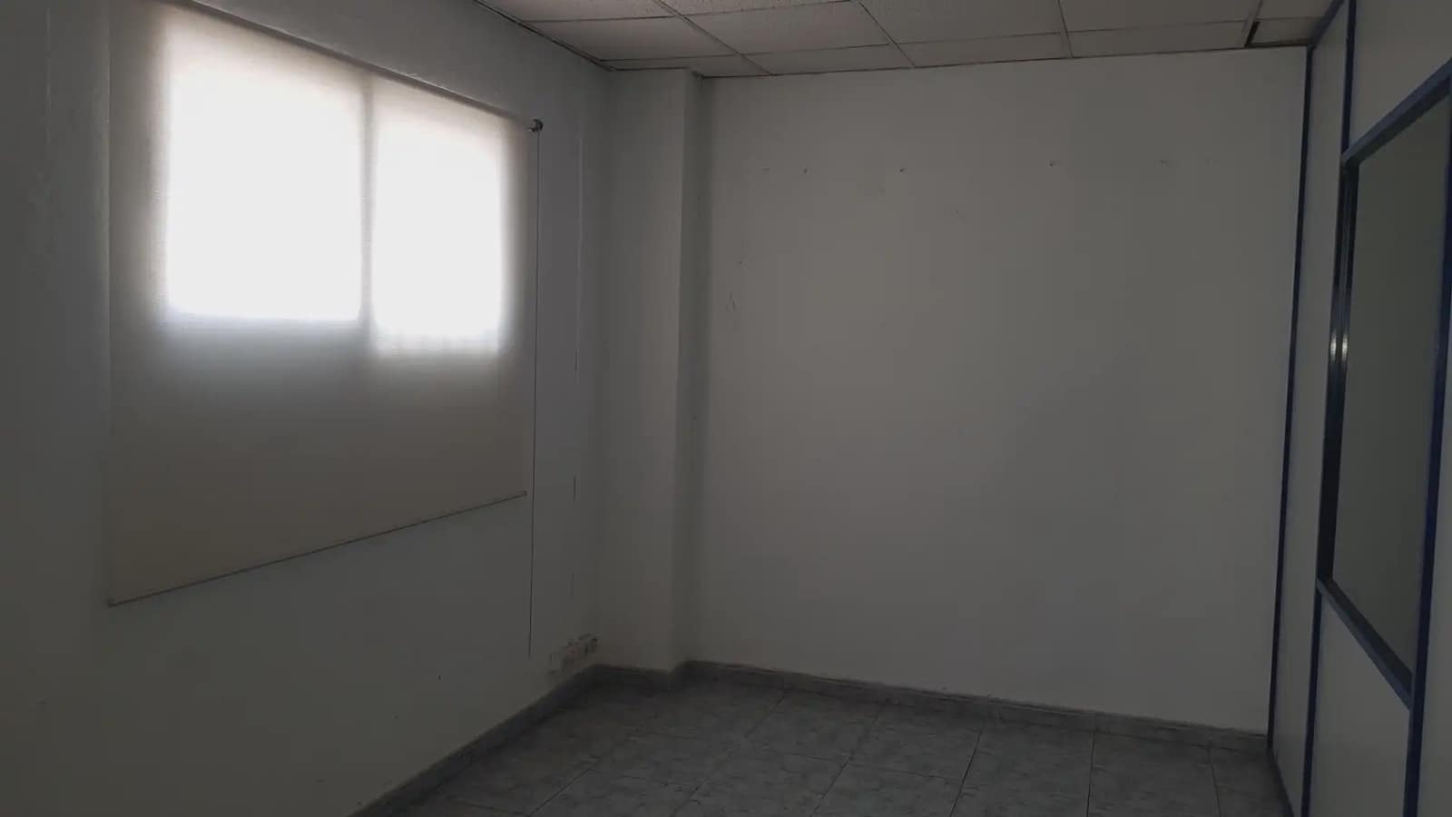 Kommersiell til leie i Manises - € 2 400 (Ref: 9748328)