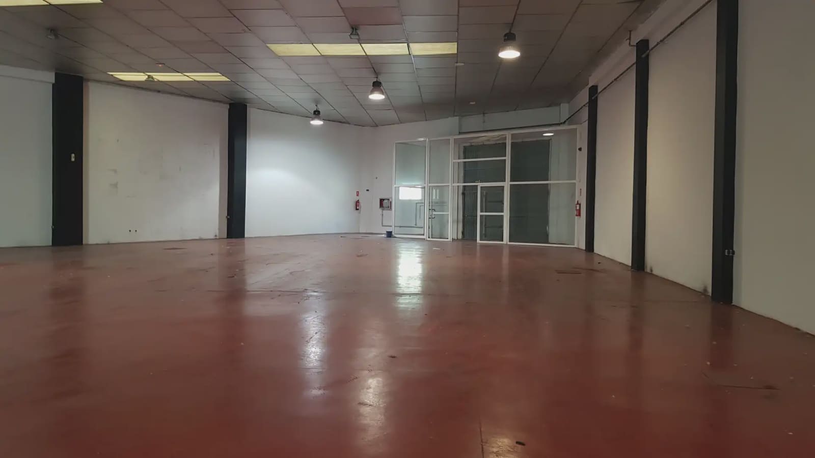 Kommersiell til leie i Manises - € 2 400 (Ref: 9748328)