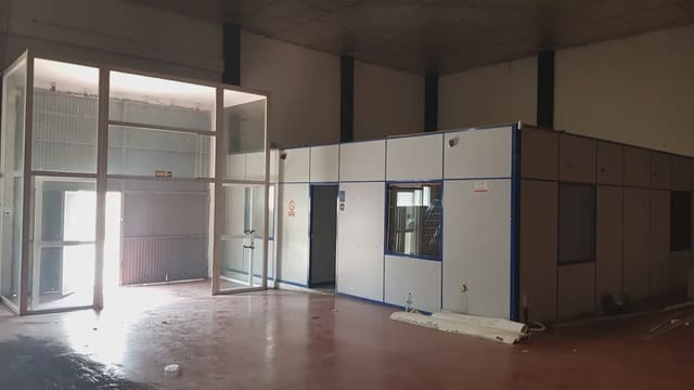 Kommersiell til leie i Manises - € 2 400 (Ref: 9748328)