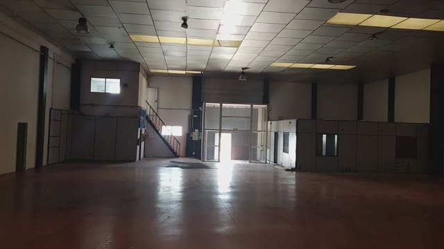 Kommersiell til leie i Manises - € 2 400 (Ref: 9748328)