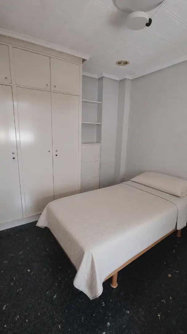 5 bedroom Townhouse for sale in Manises with garage - € 390,000 (Ref: 9748331)