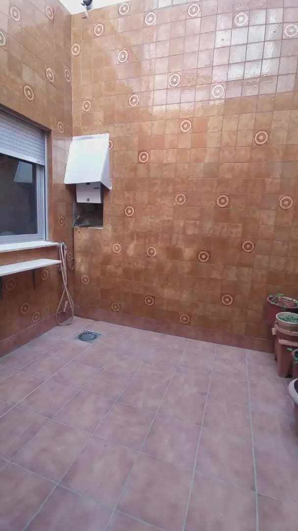 5 bedroom Townhouse for sale in Manises with garage - € 390,000 (Ref: 9748331)