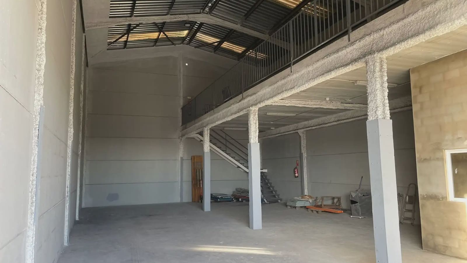 Commerciale da affittare in Quart de Poblet - 1.250 € (Rif: 9748332)