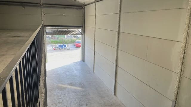 Commerciale da affittare in Quart de Poblet - 1.250 € (Rif: 9748332)