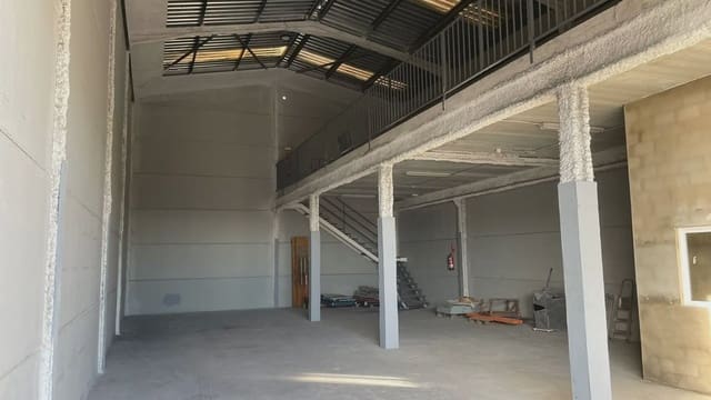 Commerciale da affittare in Quart de Poblet - 1.250 € (Rif: 9748332)