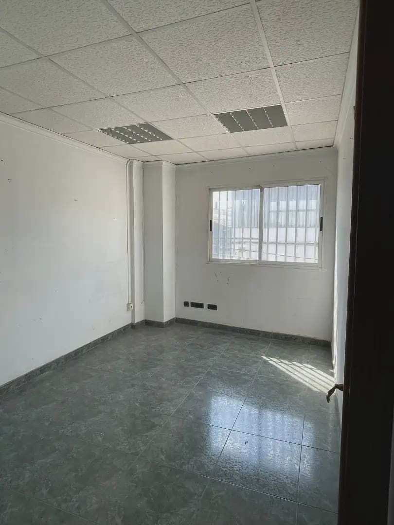 Erhverv til leje i Alaquas - € 2.450 (Ref: 9758147)