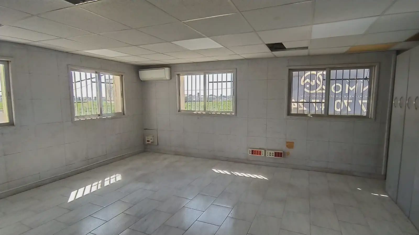 Erhverv til leje i Aldaia - € 5.000 (Ref: 9782115)