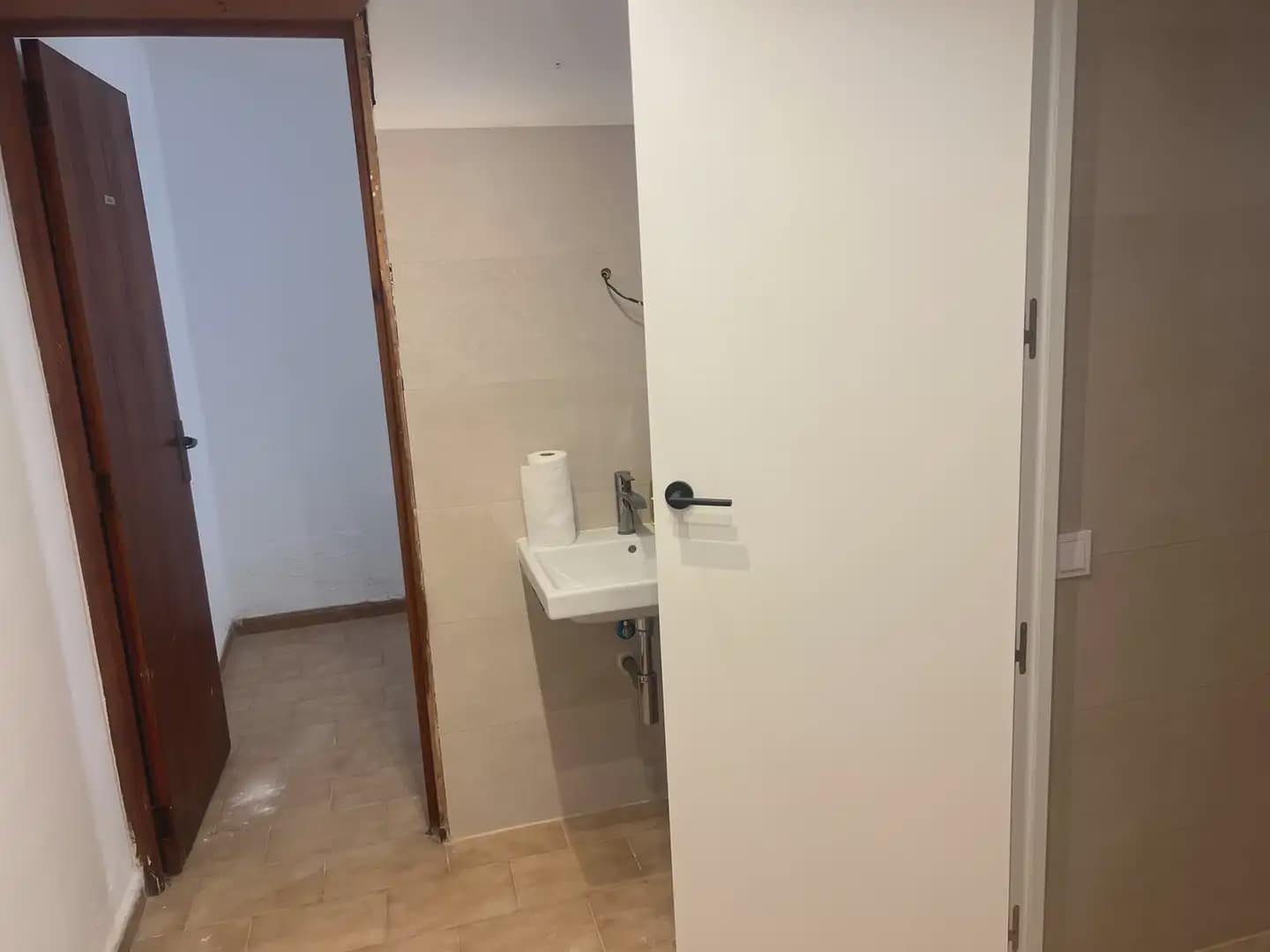 Comercial para arrendar em Quart de Poblet - 2 400 € (Ref: 9787884)