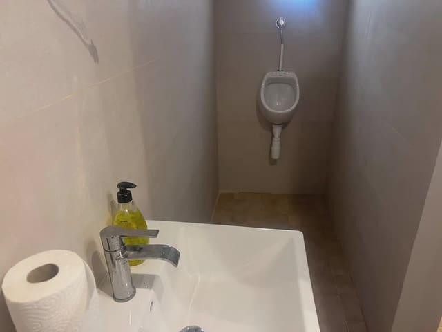 Comercial para arrendar em Quart de Poblet - 2 400 € (Ref: 9787884)