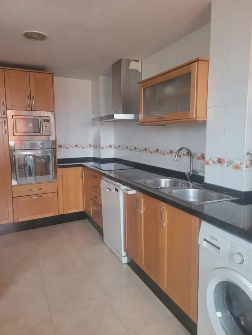 5 quarto Casa em Banda para venda em Manises com garagem - 495 000 € (Ref: 9821169)