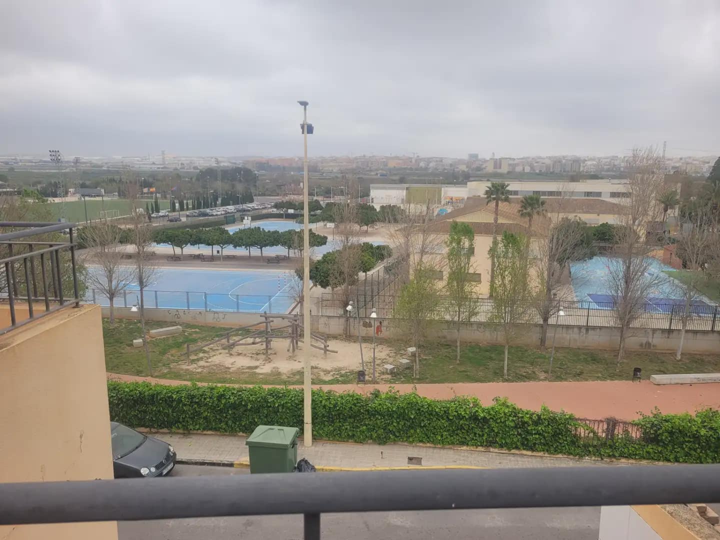 5 quarto Casa em Banda para venda em Manises com garagem - 495 000 € (Ref: 9821169)