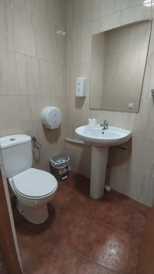Commercial for sale in Manises - € 110,000 (Ref: 9834805)