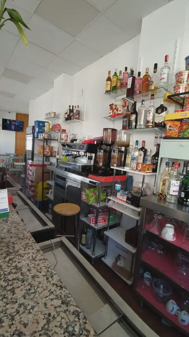 Commercial for sale in Manises - € 110,000 (Ref: 9834805)