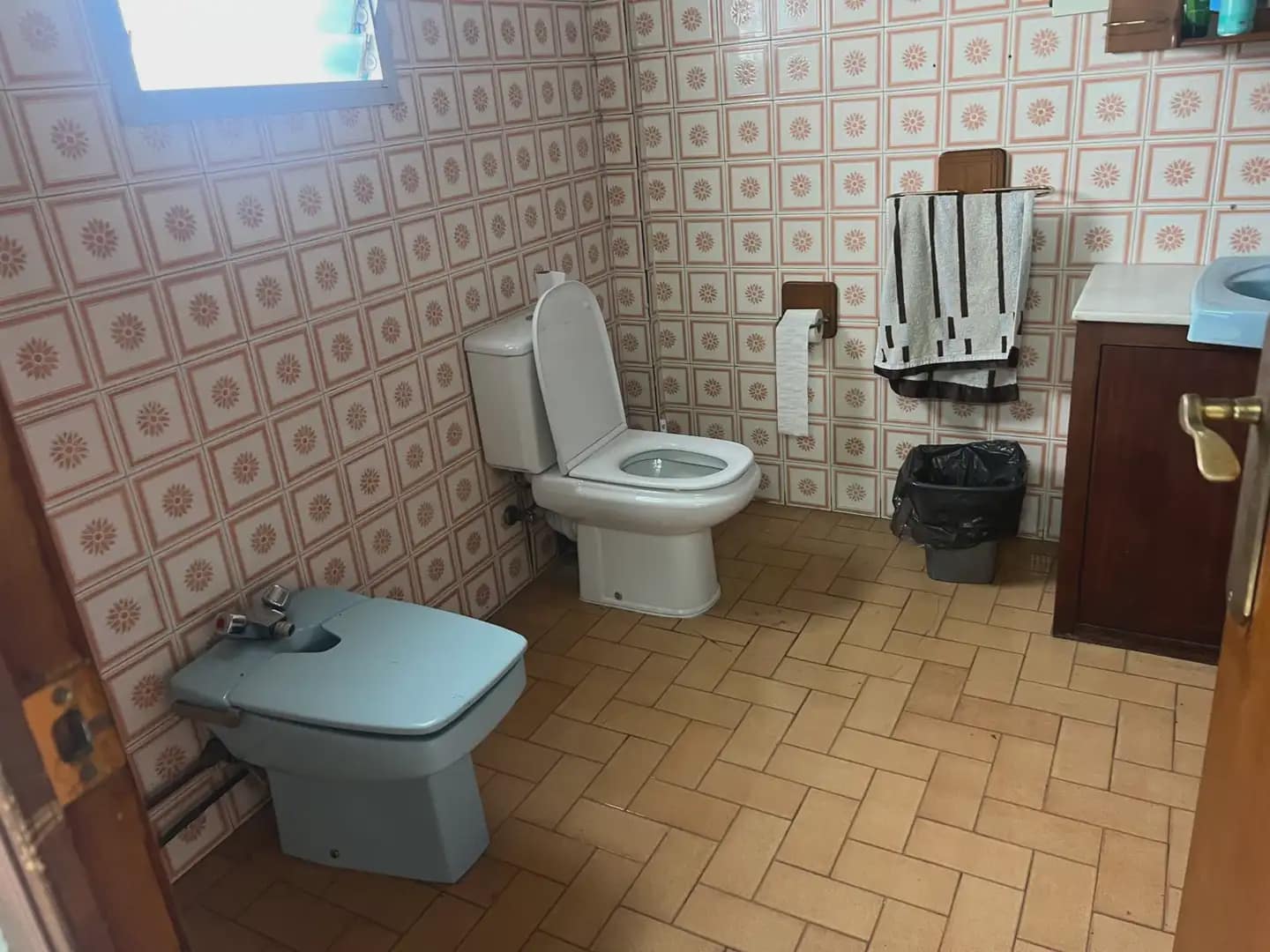 Kaupallinen vuokrattavana paikassa Manises - 1 900 € (Ref: 9847848)
