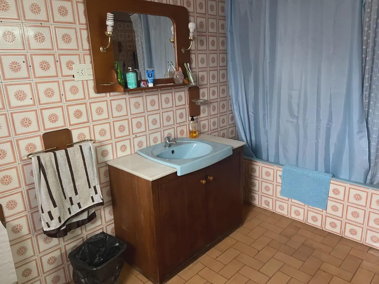 Kaupallinen vuokrattavana paikassa Manises - 1 900 € (Ref: 9847848)