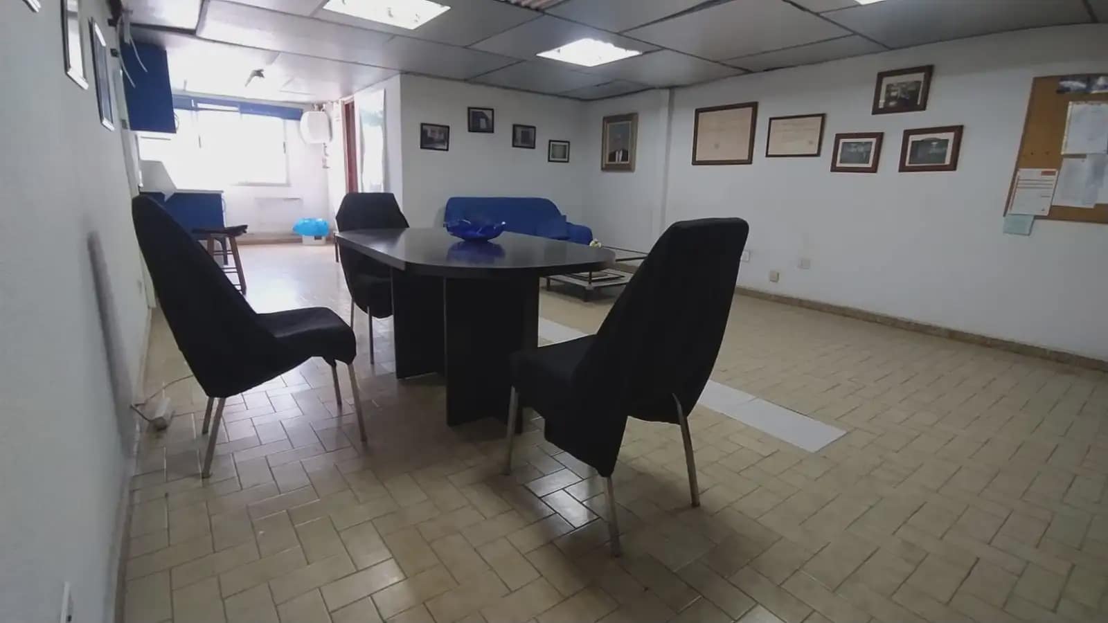Kaupallinen vuokrattavana paikassa Manises - 1 900 € (Ref: 9847848)