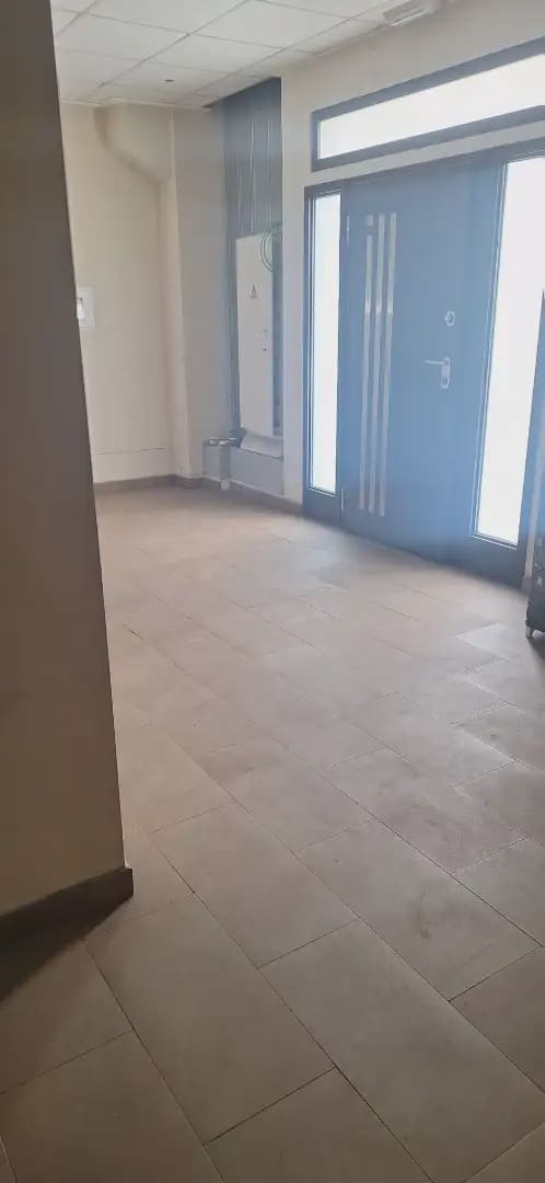 Erhverv til leje i La Pobla Llarga - € 3.000 (Ref: 9860824)