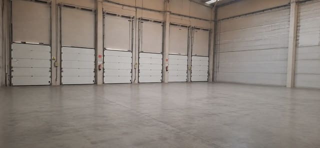 Erhverv til leje i La Pobla Llarga - € 3.000 (Ref: 9860824)