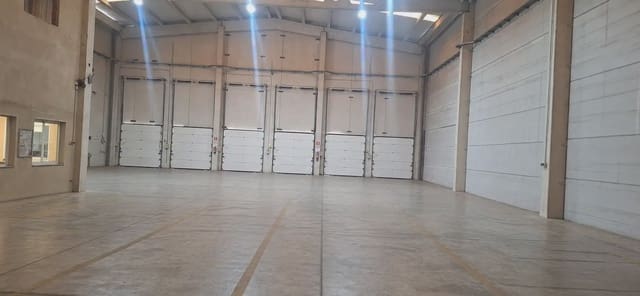 Erhverv til leje i La Pobla Llarga - € 3.000 (Ref: 9860824)