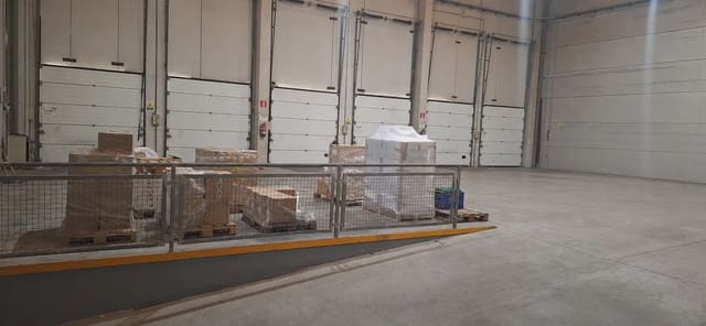 Erhverv til leje i La Pobla Llarga - € 3.000 (Ref: 9860824)