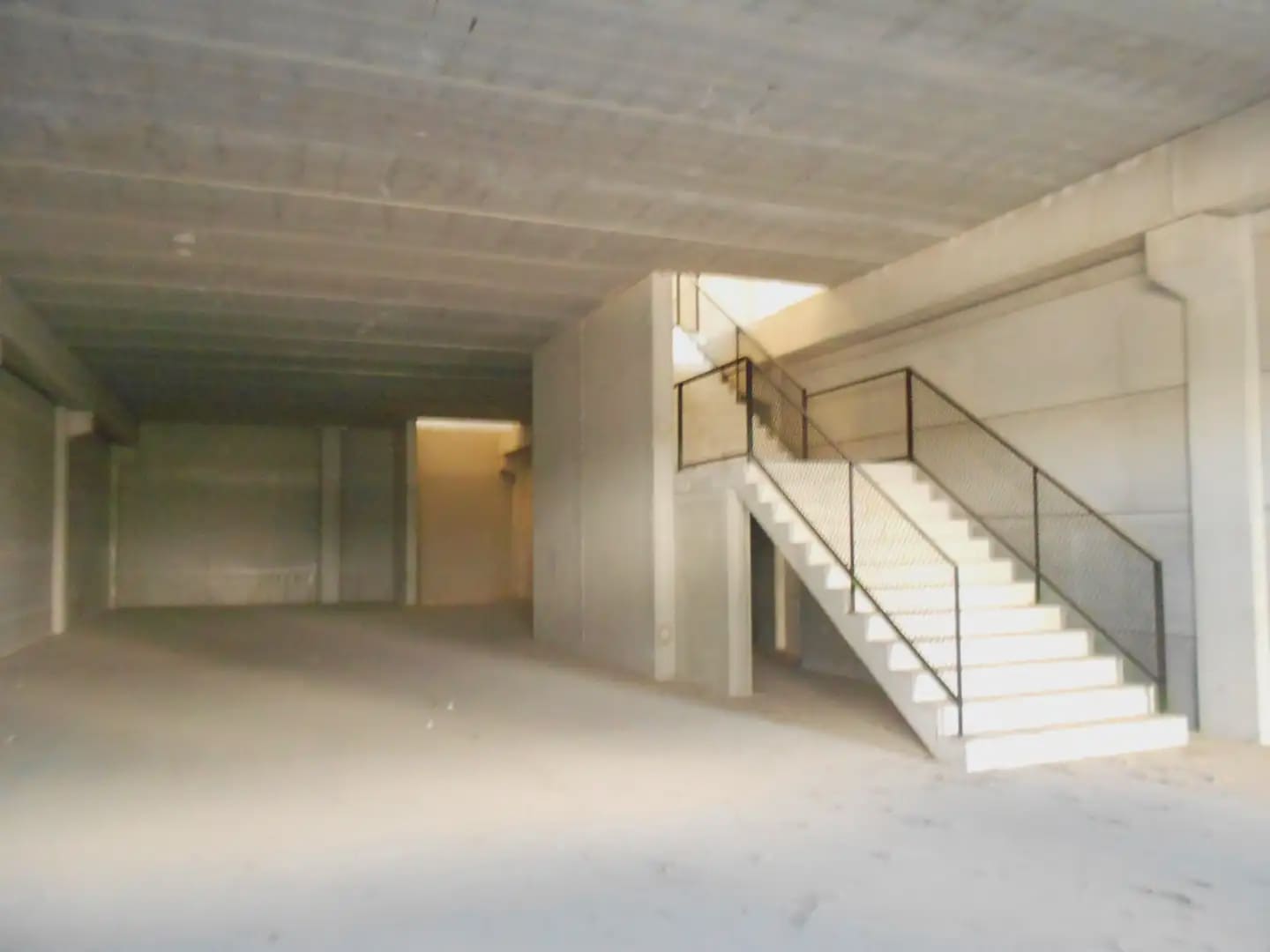 Commercieel te koop in Manises - € 330.000 (Ref: 9879880)