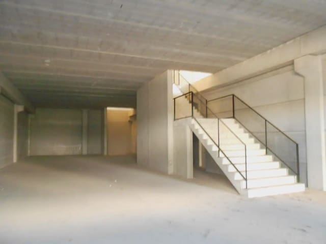 Comercial para venda em Manises - 330 000 € (Ref: 9879880)