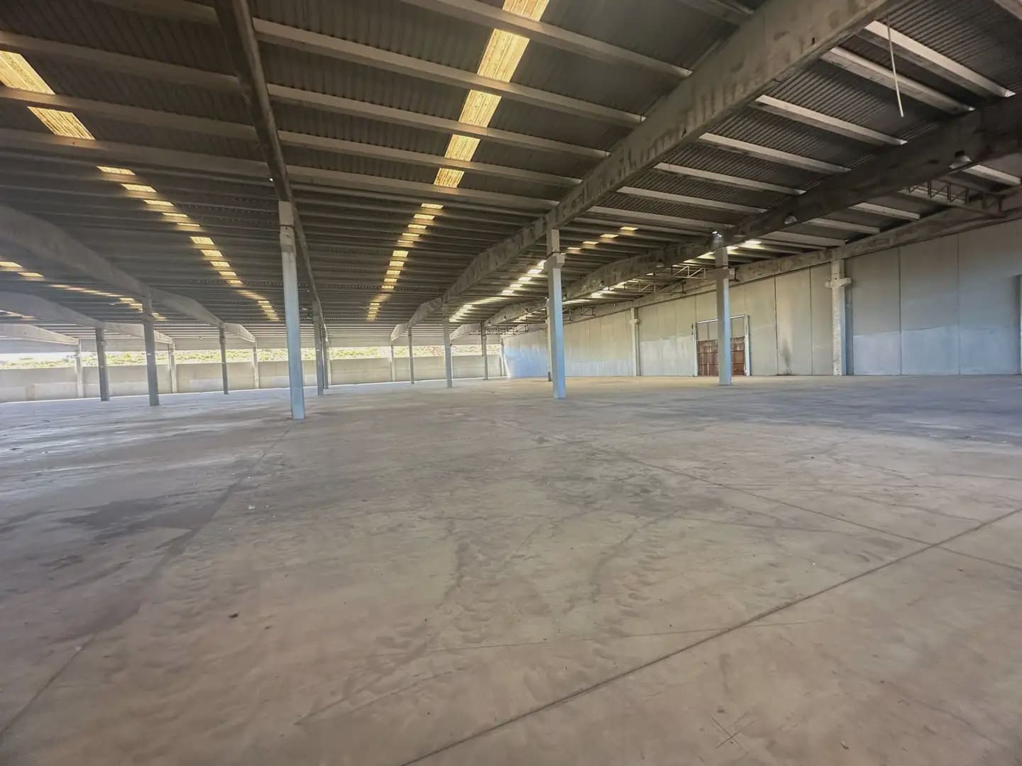 Commercial for rent in Villargordo del Cabriel - € 34,000 (Ref: 9880272)