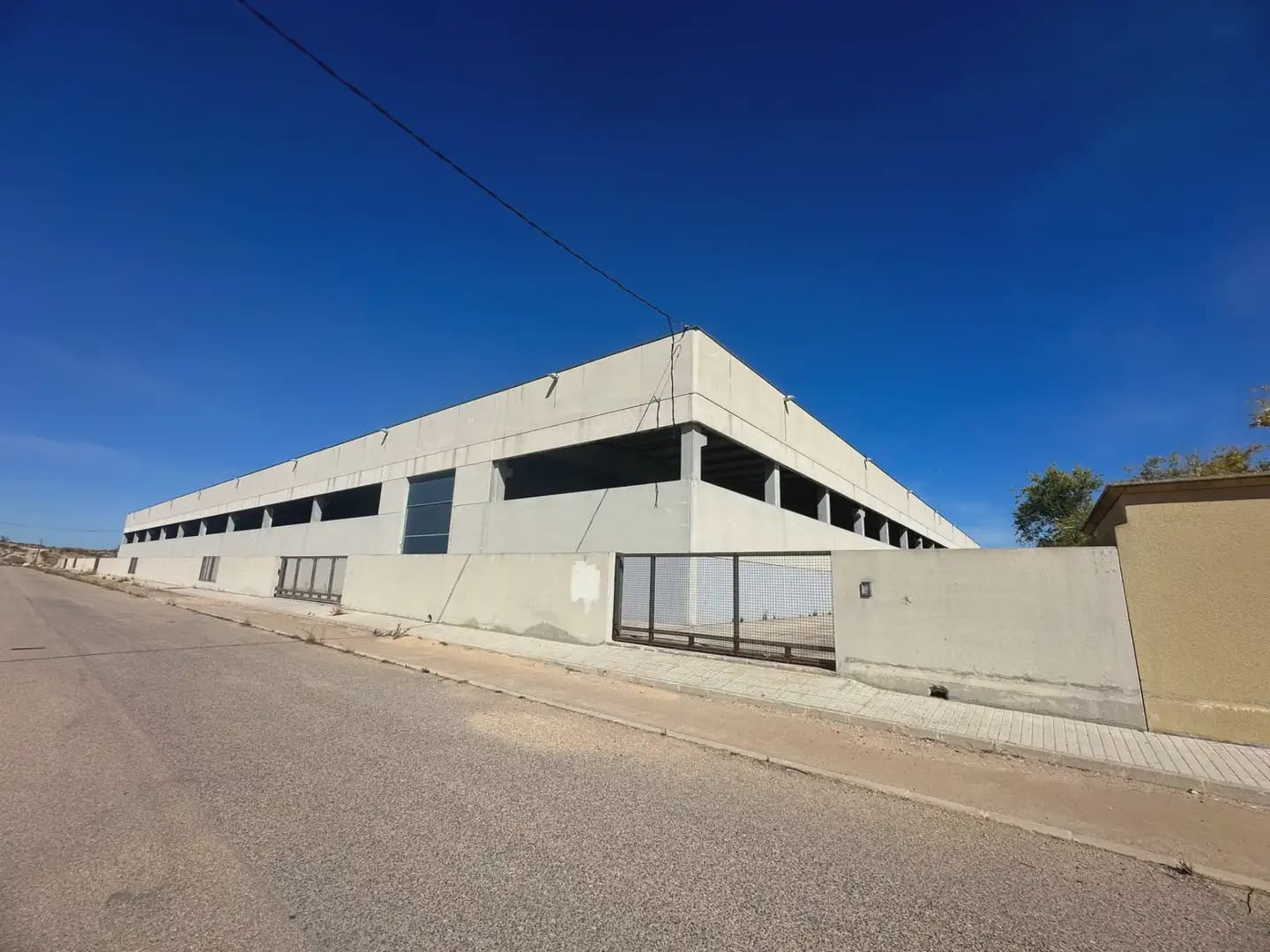 Commercial for rent in Villargordo del Cabriel - € 34,000 (Ref: 9880272)