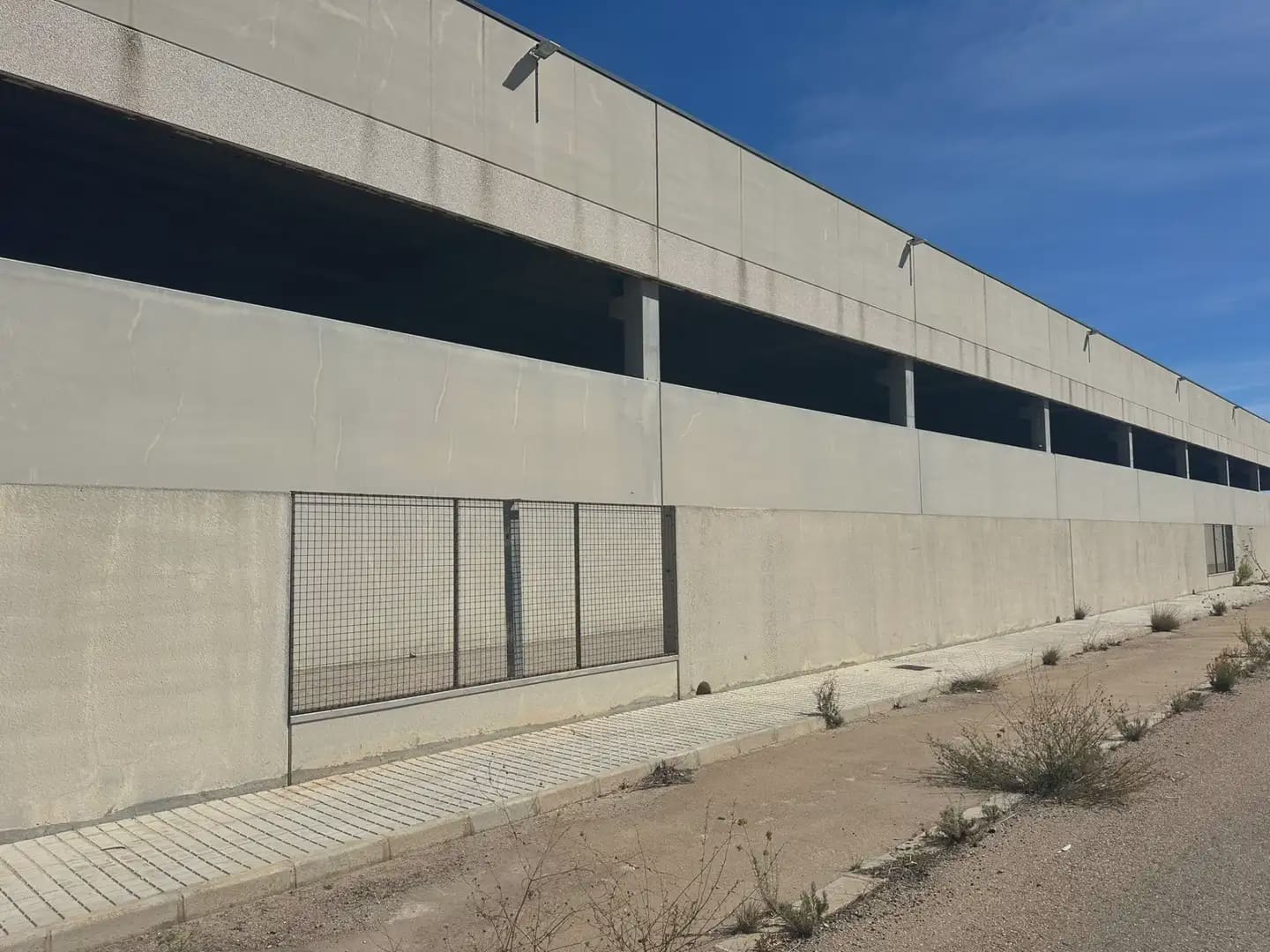 Commercial for rent in Villargordo del Cabriel - € 34,000 (Ref: 9880272)