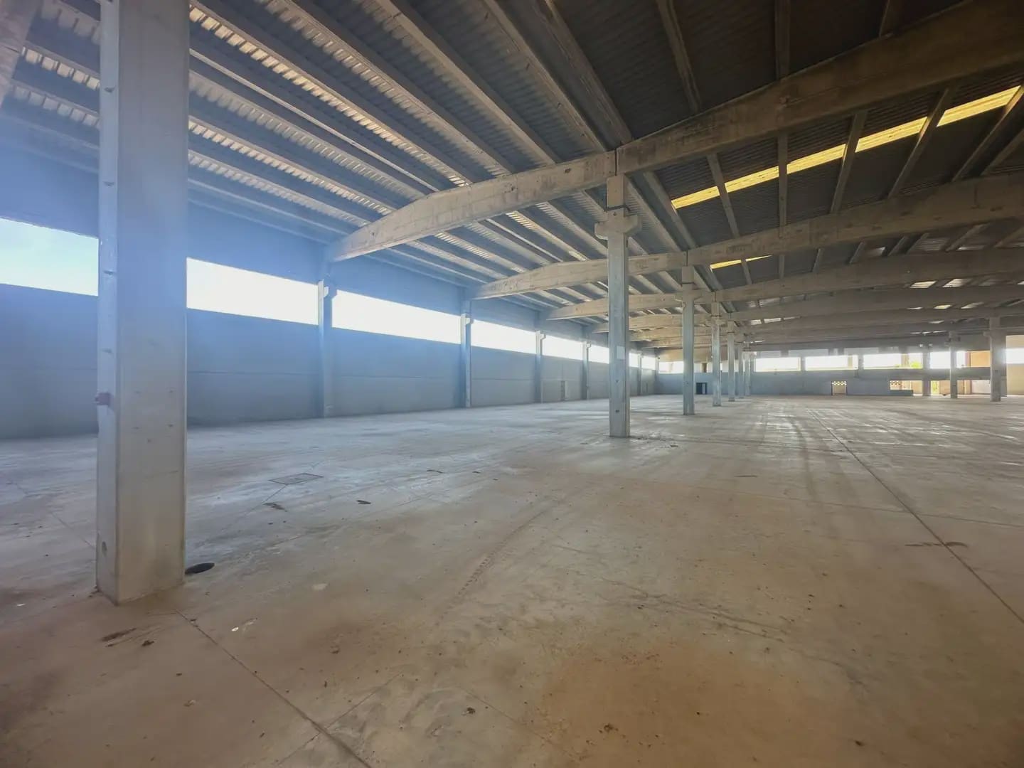 Commercial for rent in Villargordo del Cabriel - € 34,000 (Ref: 9880272)