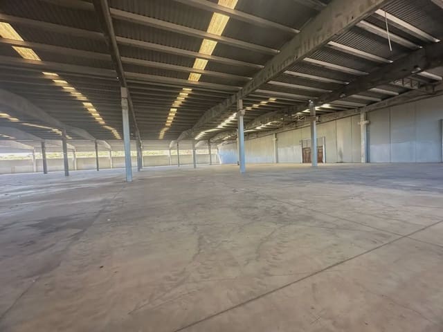 Commercial for rent in Villargordo del Cabriel - € 34,000 (Ref: 9880272)