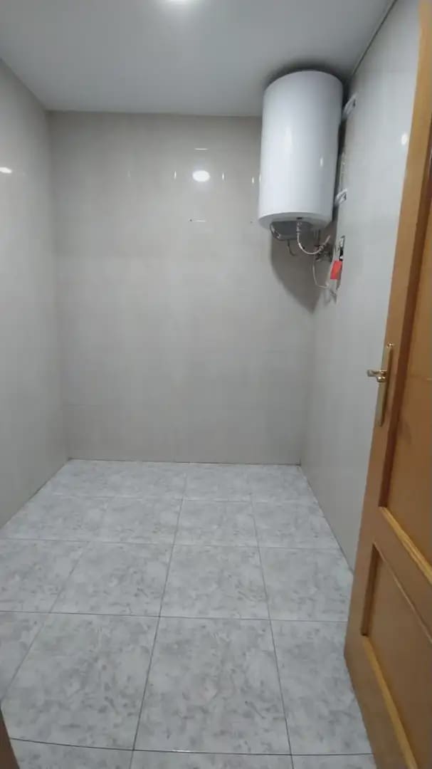 Komercyjne do wynajęcia w Xirivella z garażem - 4 500 € (Ref: 9896945)
