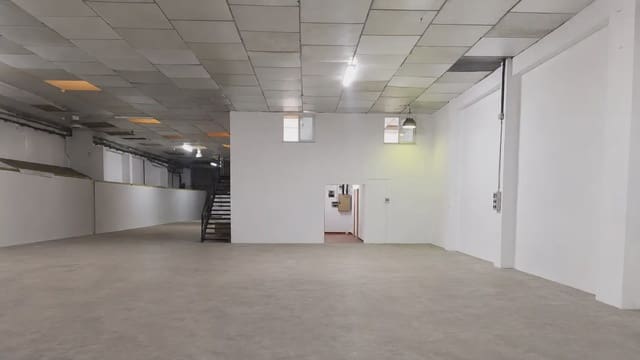 Komercyjne do wynajęcia w Xirivella z garażem - 4 500 € (Ref: 9896945)