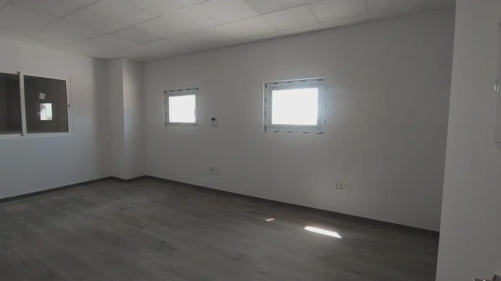 Commerciale in vendita in Naquera - 4.000.000 € (Rif: 9902220)