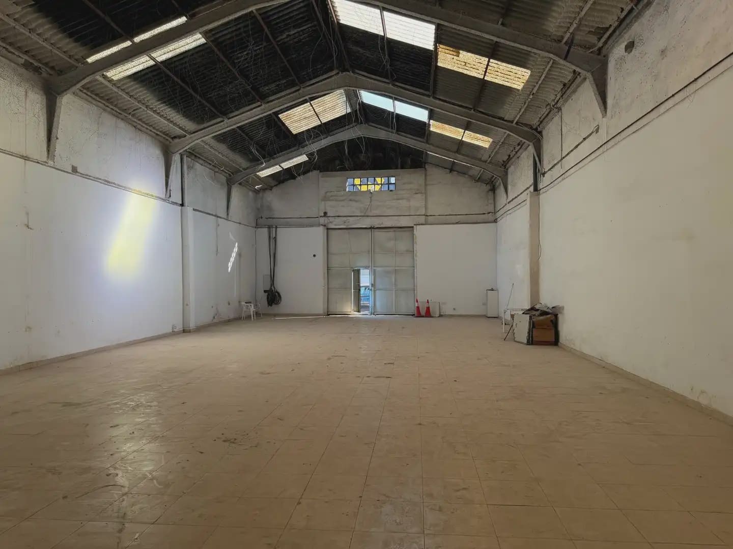 Commerciale da affittare in Manises - 1.400 € (Rif: 9904941)
