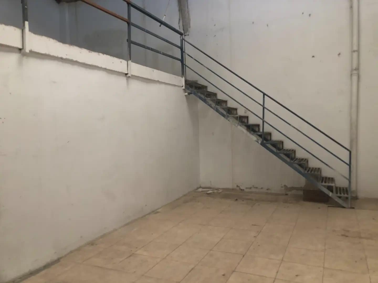 Commerciale da affittare in Manises - 1.400 € (Rif: 9904941)