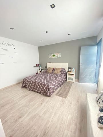 5 soveværelse Semi-Rækkehus til salg i Casco Antiguo, Aguilas - € 225.000 (Ref: 9331206)