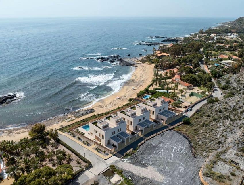 Chalet de 4 habitaciones en Cuevas del Almanzora en venta con piscina garaje - 1.070.000 € (Ref: 9360903)