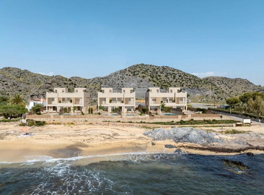 Chalet de 4 habitaciones en Cuevas del Almanzora en venta con piscina garaje - 1.070.000 € (Ref: 9360903)