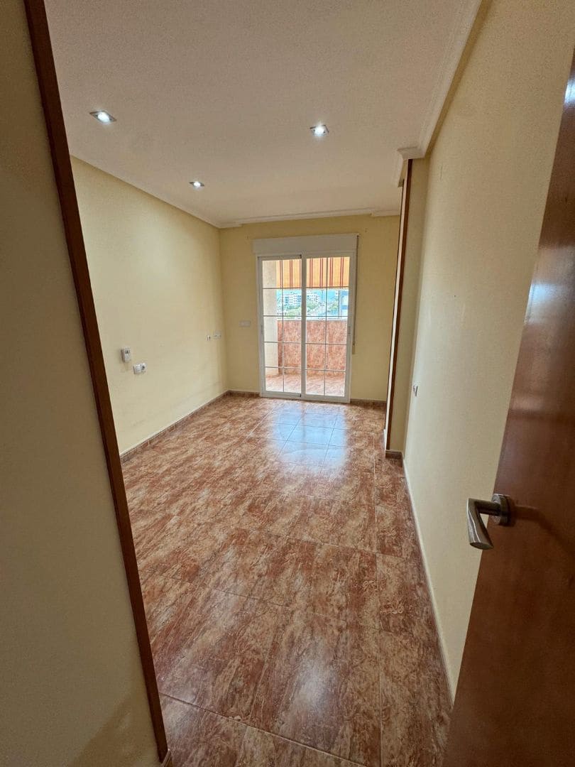 4 soveværelse Lejlighed til leje i Aguilas med garage - € 750 (Ref: 9451714)