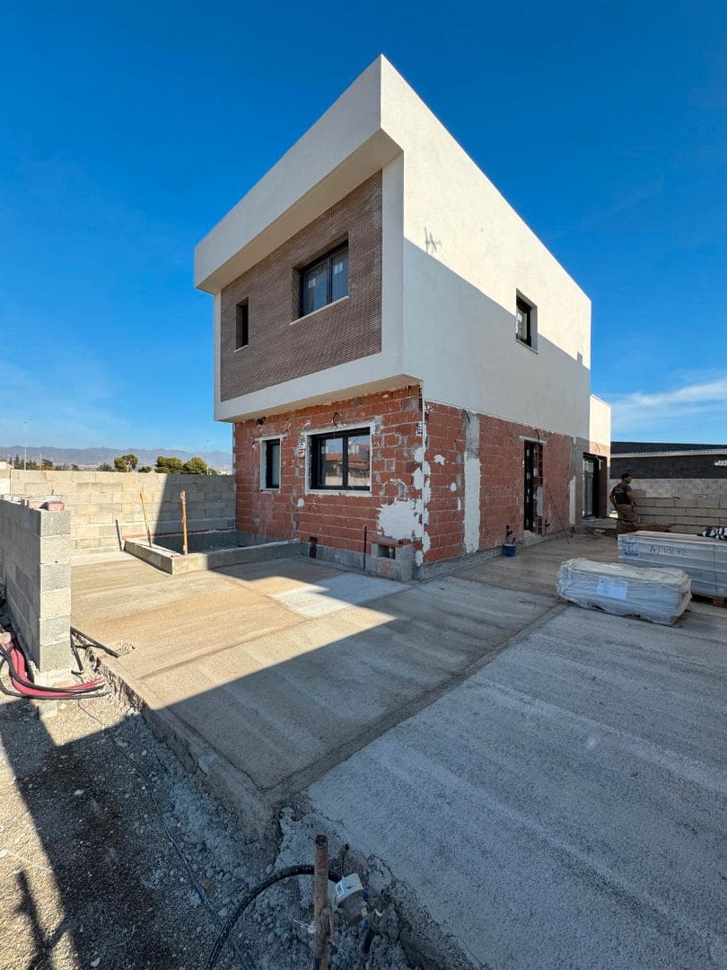 4 makuuhuone Huvila myytävänä paikassa Aguilas mukana uima-altaan 
autotalli - 350 000 € (Ref: 9473303)