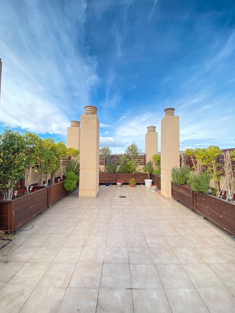 2 sypialnia Penthouse na sprzedaż w Aguilas z basenem garażem - 210 000 € (Ref: 9592198)