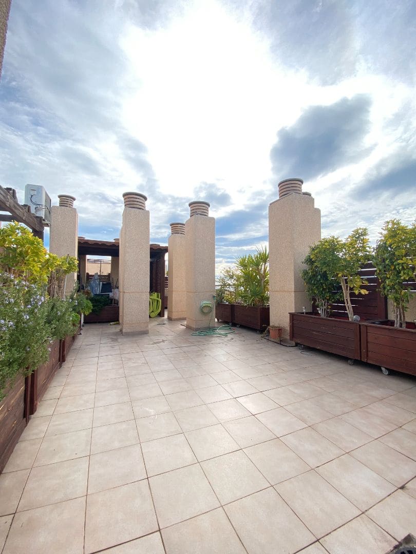 2 sypialnia Penthouse na sprzedaż w Aguilas z basenem garażem - 210 000 € (Ref: 9592198)