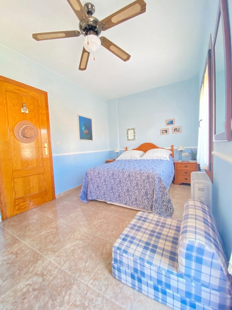 3 bedroom Beach Apartment for sale in Calabardina with pool garage - € 220,000 (Ref: 9628289)
