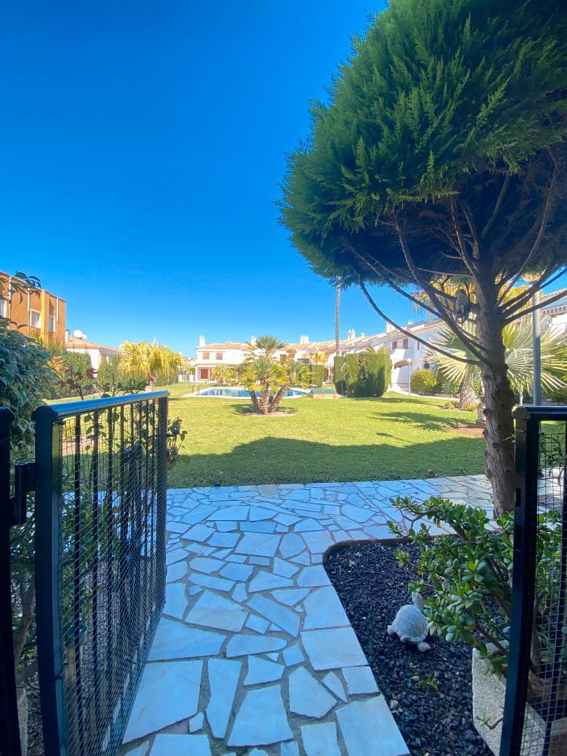 3 bedroom Beach Apartment for sale in Calabardina with pool garage - € 220,000 (Ref: 9628289)