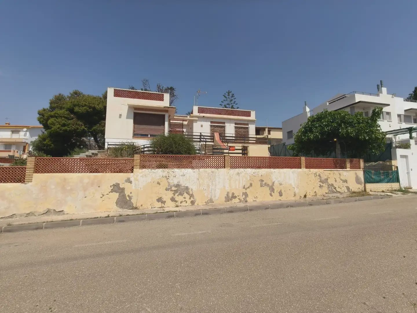 3 bedroom Villa for sale in Aguilas with garage - € 329,900 (Ref: 9815196)