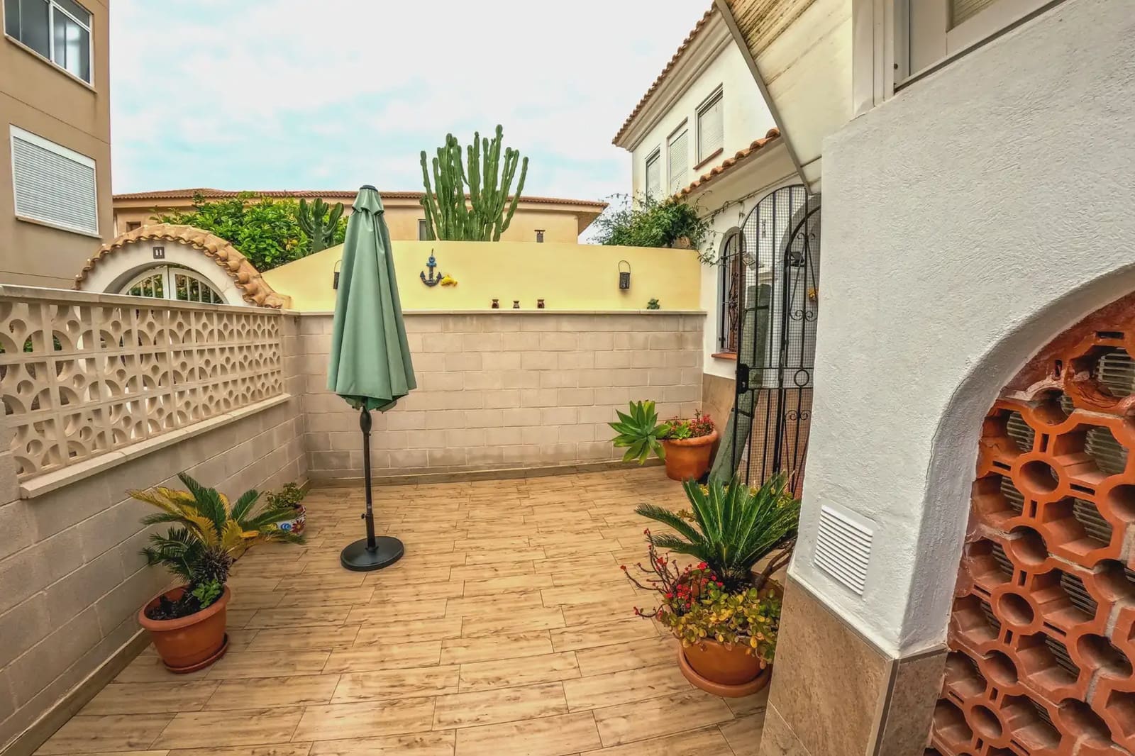 3 slaapkamer Huis te koop in Calabardina met zwembad garage - € 215.000 (Ref: 9856027)