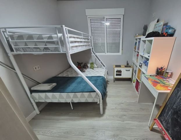 Casa de 4 habitaciones en Casco Antiguo, Aguilas en alquiler - 1.500 € (Ref: 9912295)