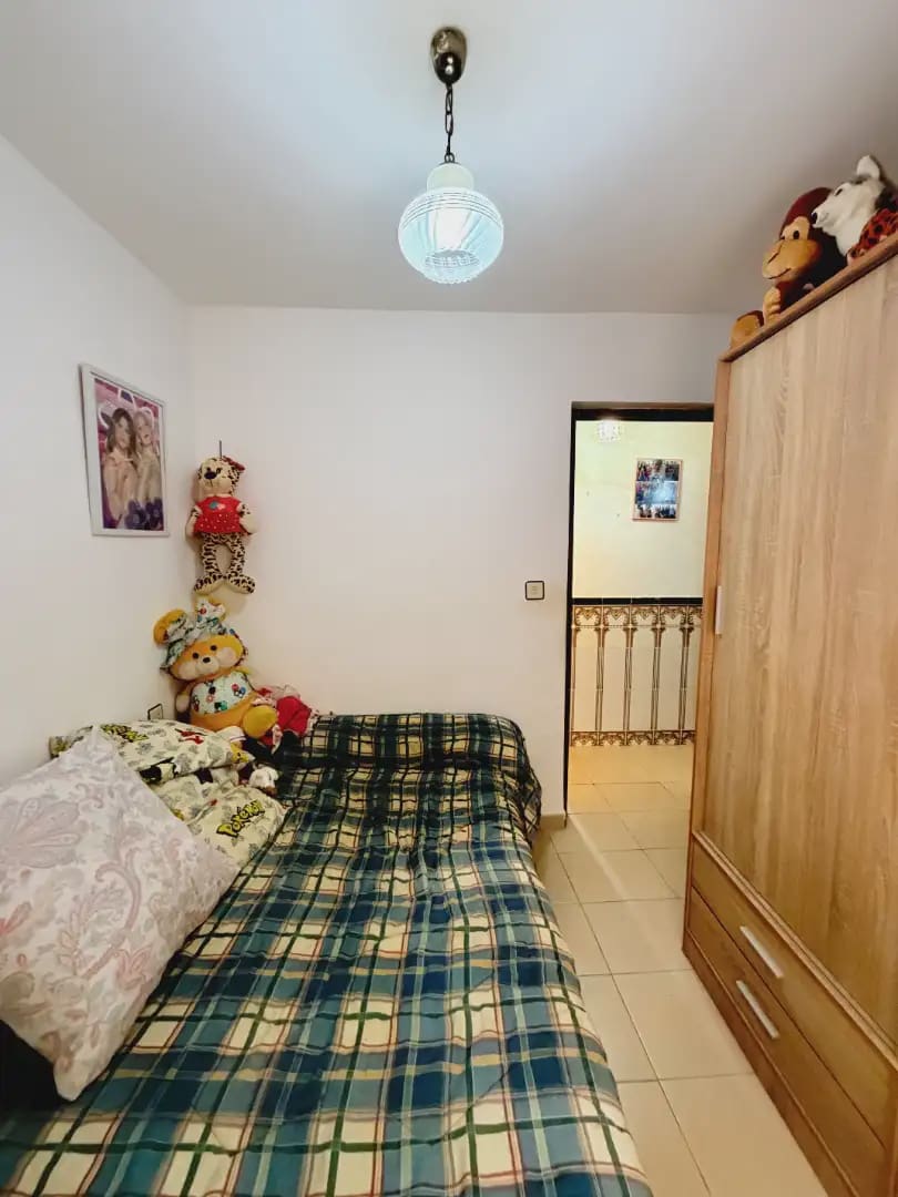 4 slaapkamer Halfvrijstaande villa te koop in Aguilas - € 105.000 (Ref: 9970292)