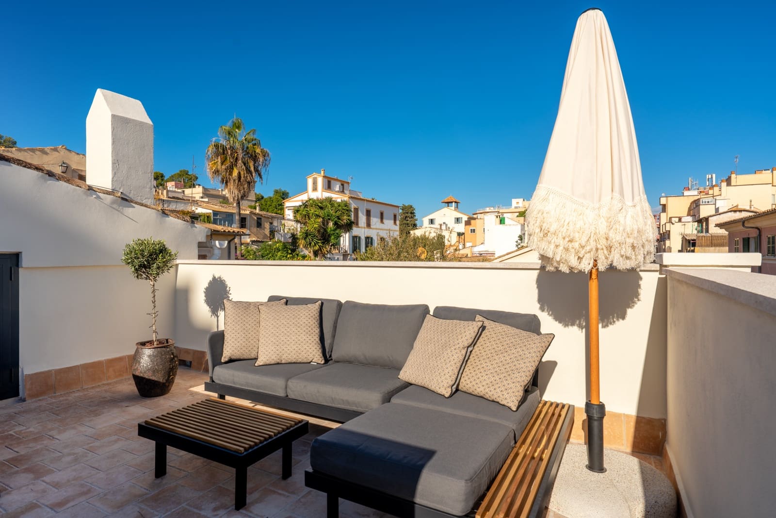 3 soverom Hus til salgs i Palma de Mallorca med svømmebasseng garasje - € 1 490 000 (Ref: 8889325)